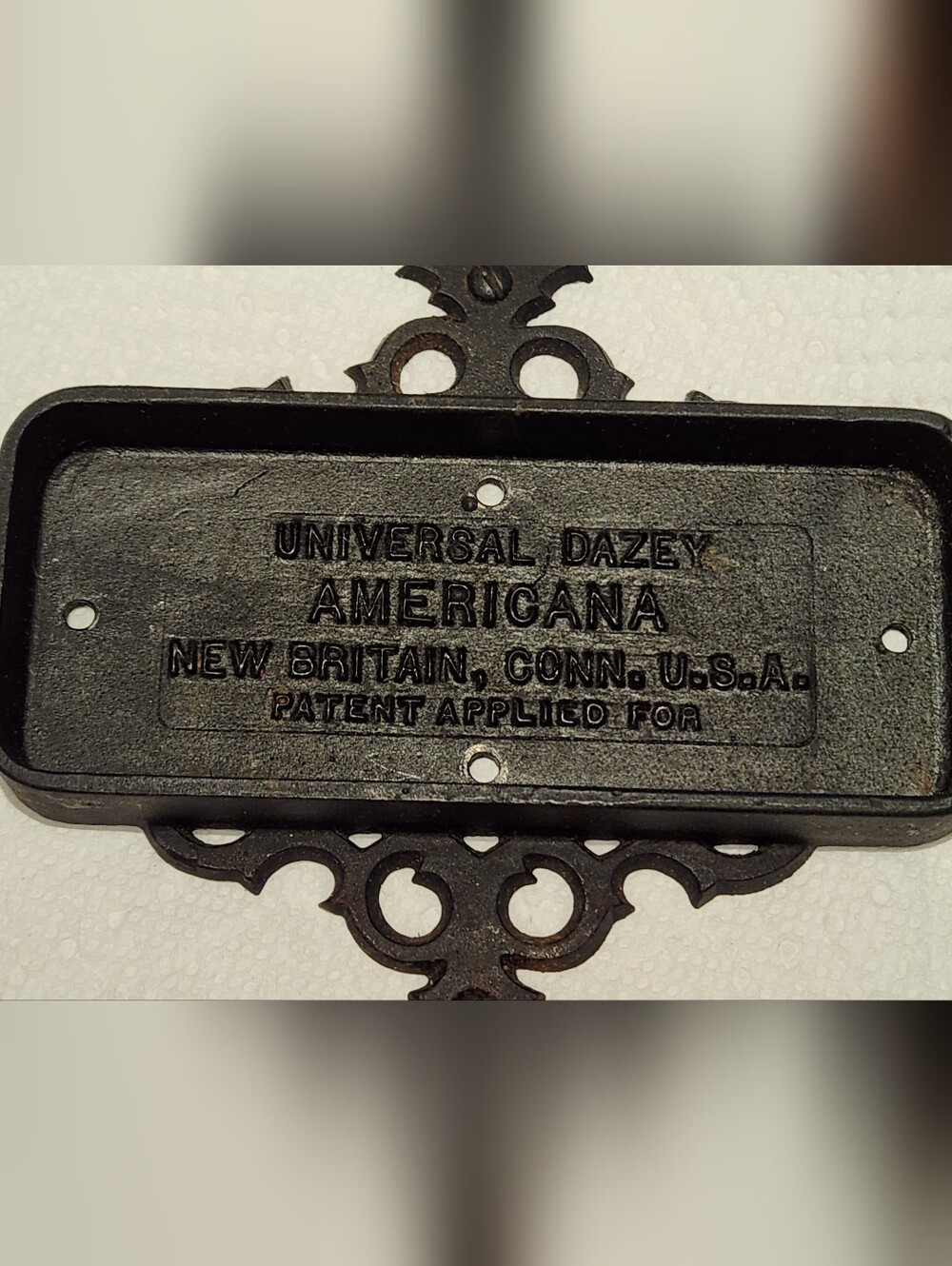 Vintage Universal Dazey Americana Cast Iron Can Opener
